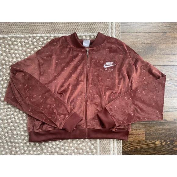 NWOT- Nike Women's Brown or Bronze Colored Velour Jacket and Short Set XXL - Picture 2 of 13